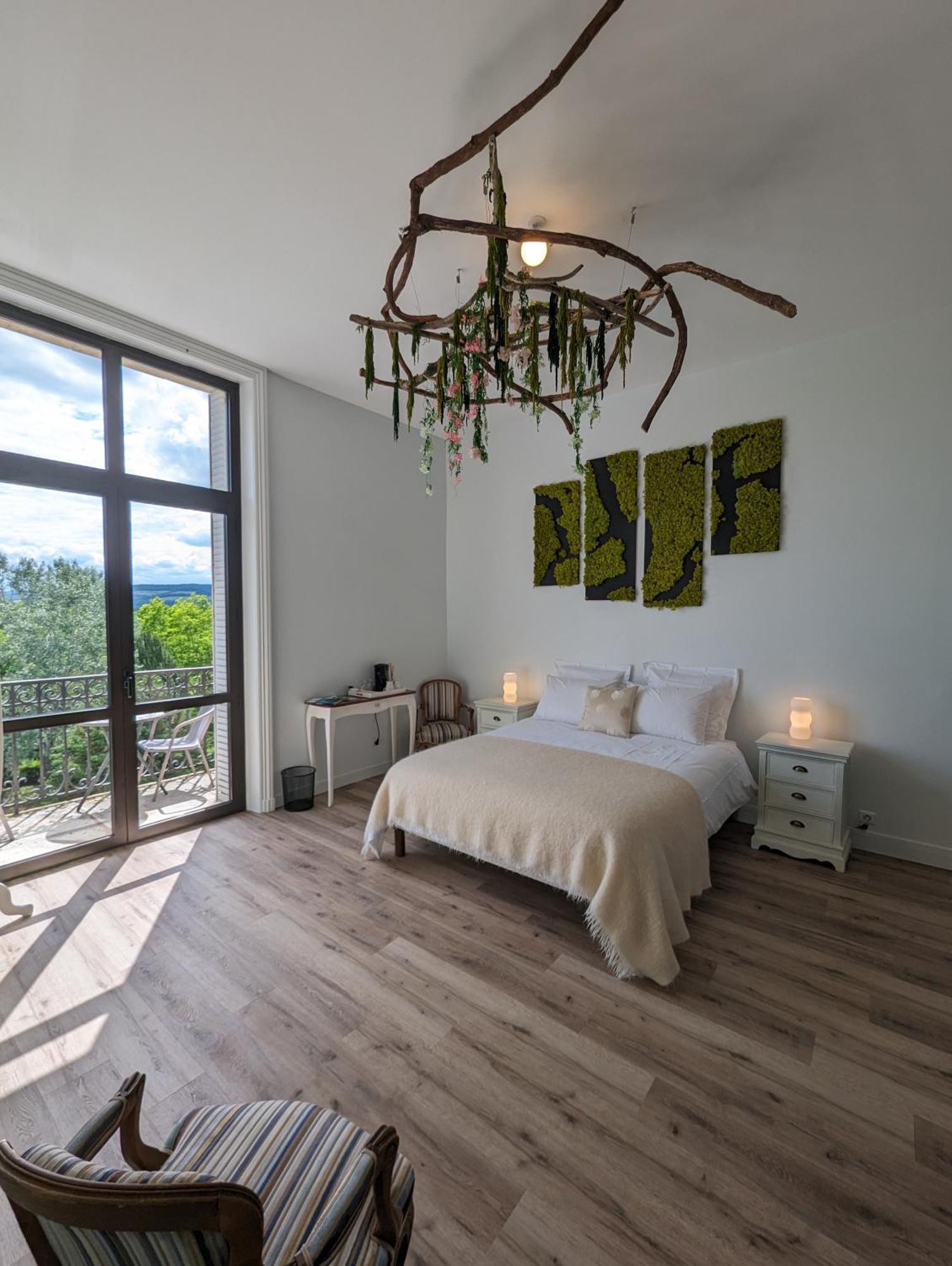 Manoir Des Reves Sauvages Hotel 3*